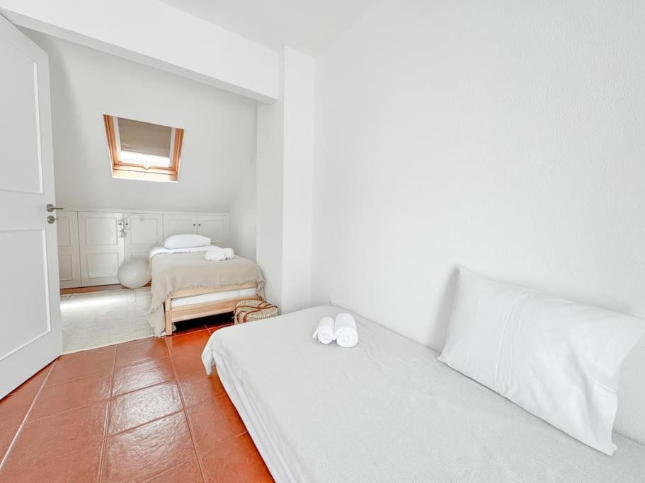 Costa Inn Beach House With Pool By Homeful Homes Costa de Caparica Ngoại thất bức ảnh